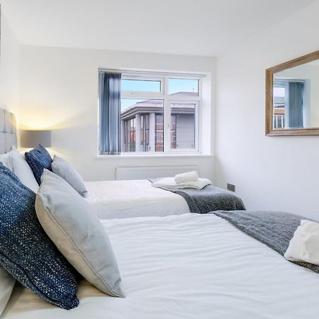 St Martins House Luxury 2 Bedroom Apartments Ruislip By 360Stays Eksteriør bilde