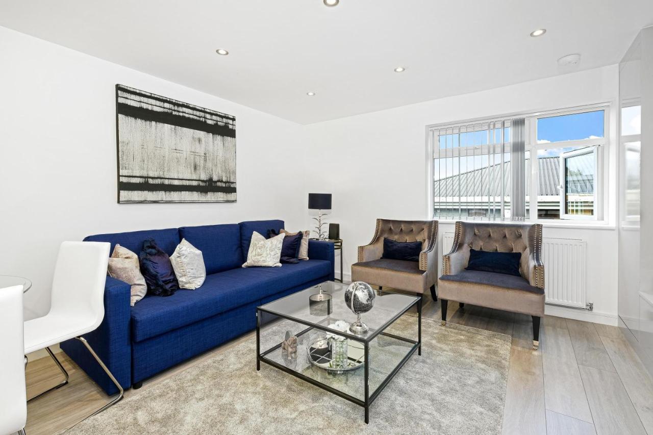 St Martins House Luxury 2 Bedroom Apartments Ruislip By 360Stays Eksteriør bilde