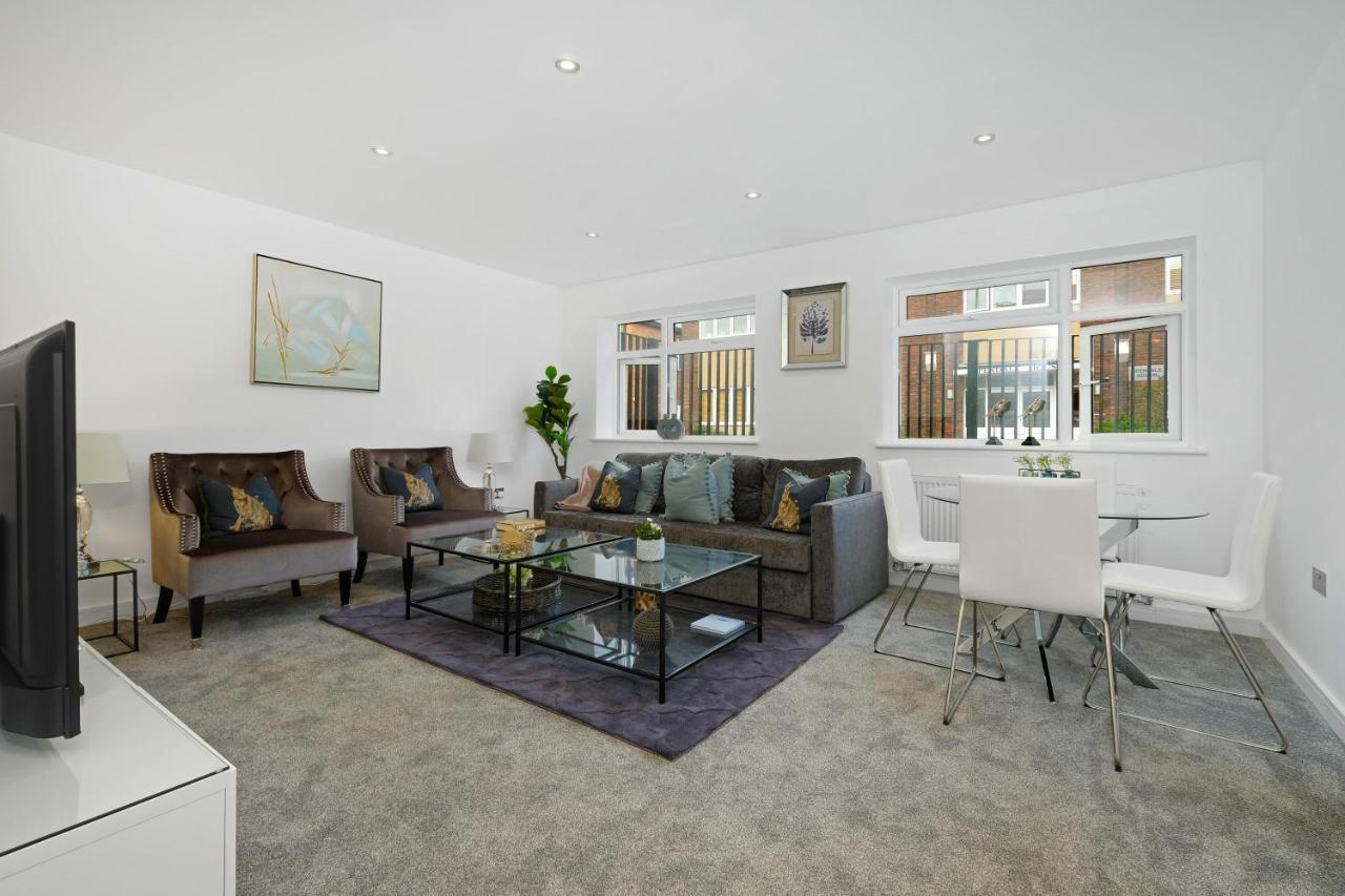 St Martins House Luxury 2 Bedroom Apartments Ruislip By 360Stays Eksteriør bilde