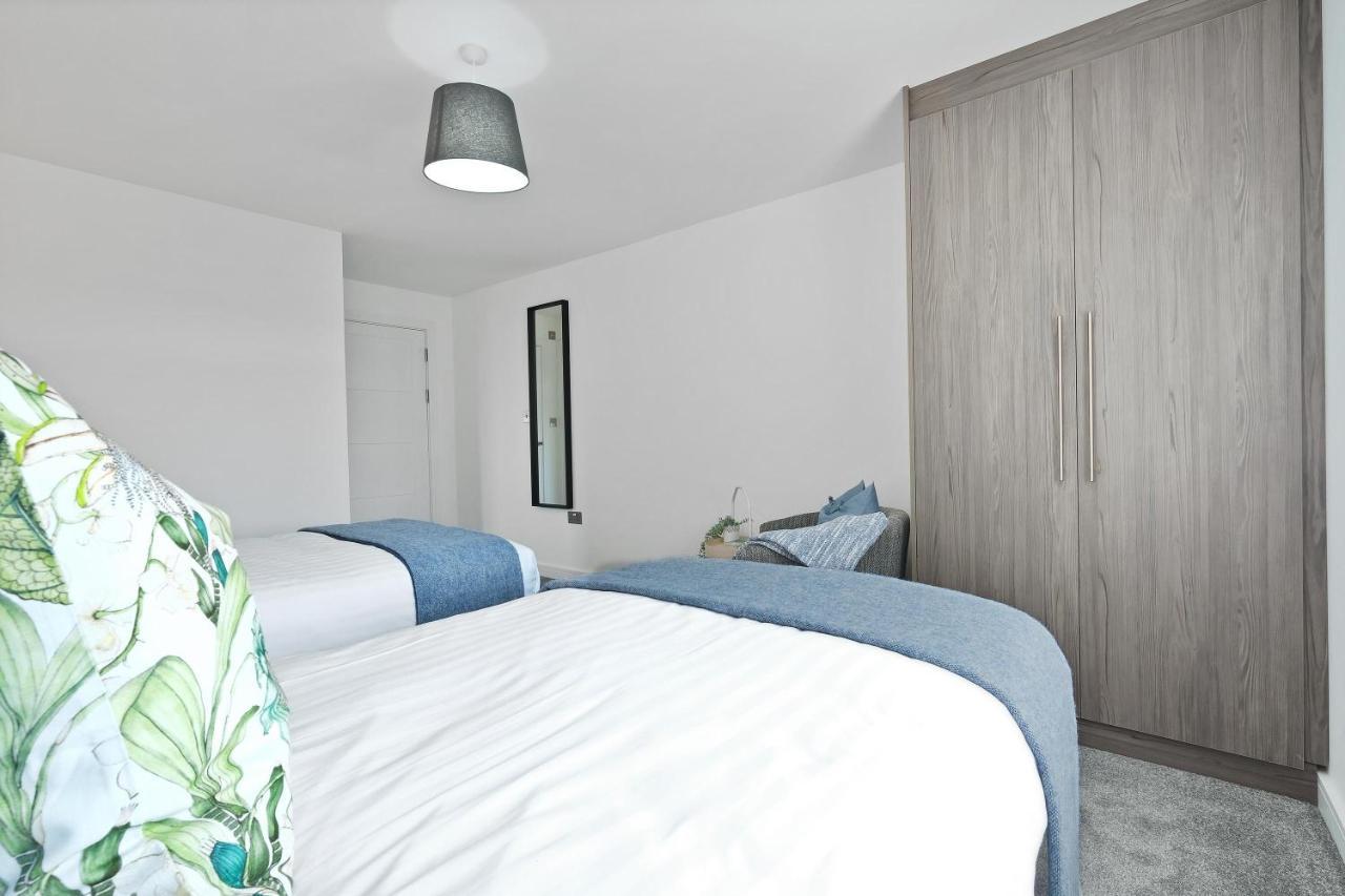 St Martins House Luxury 2 Bedroom Apartments Ruislip By 360Stays Eksteriør bilde