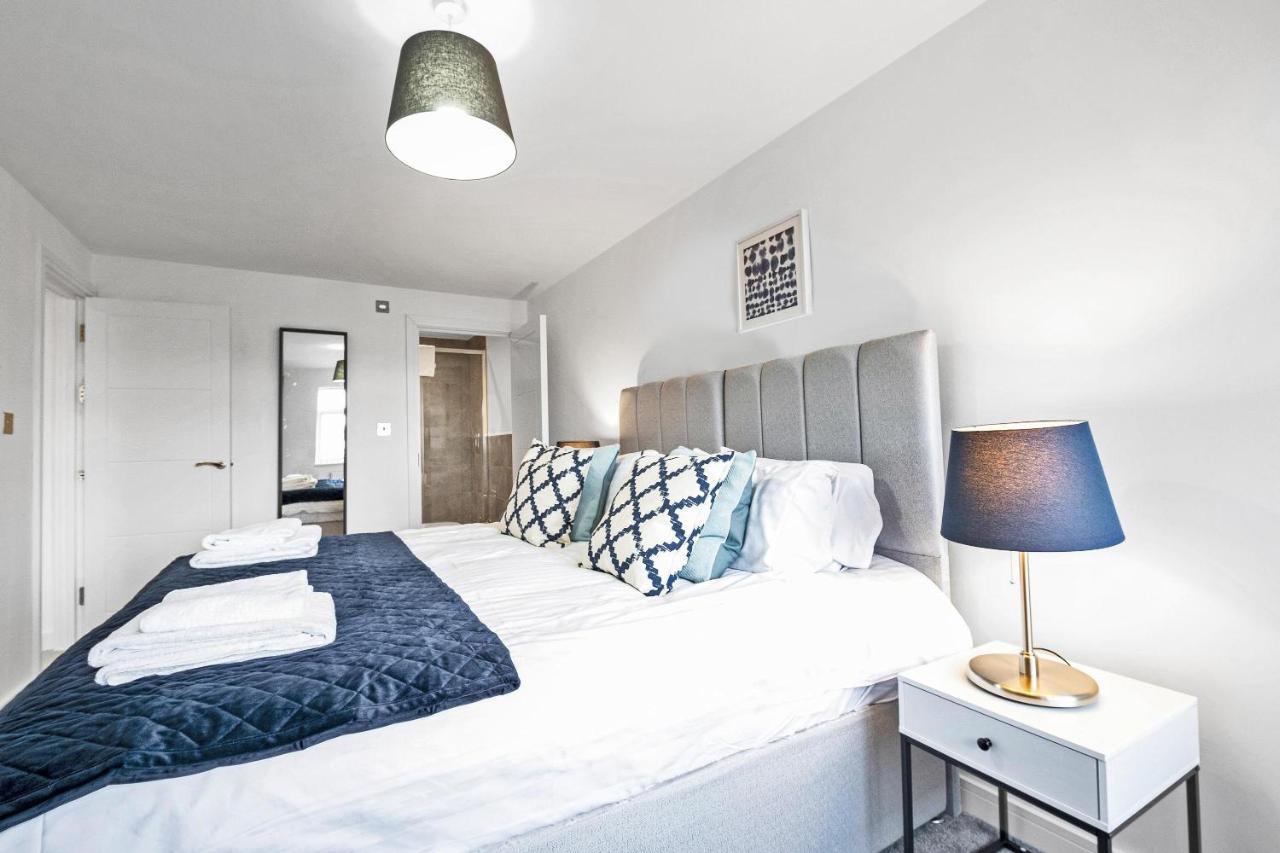 St Martins House Luxury 2 Bedroom Apartments Ruislip By 360Stays Eksteriør bilde