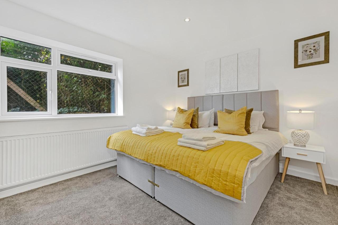 St Martins House Luxury 2 Bedroom Apartments Ruislip By 360Stays Eksteriør bilde