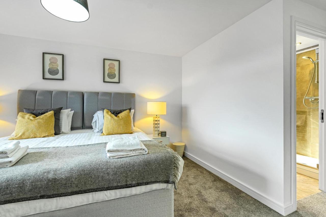 St Martins House Luxury 2 Bedroom Apartments Ruislip By 360Stays Eksteriør bilde