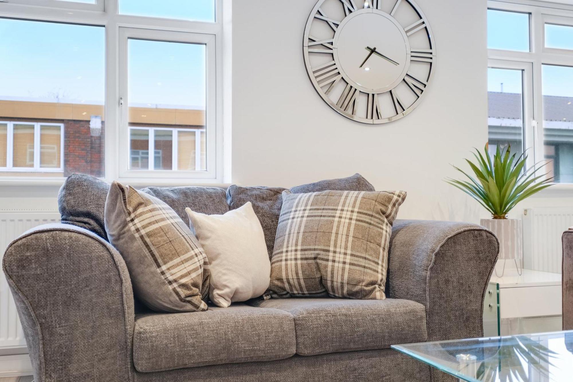 St Martins House Luxury 2 Bedroom Apartments Ruislip By 360Stays Eksteriør bilde